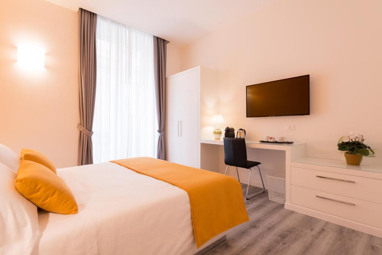 Napoliving Gasthuis 2*